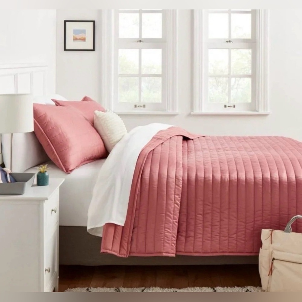 Room Essentials Satin Quilt Twin Twin XL